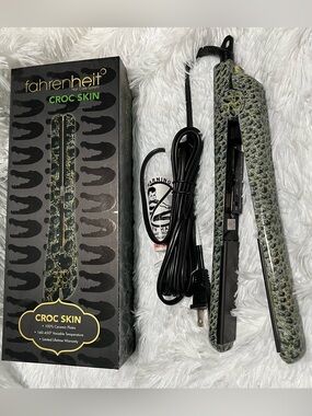 Fahrenheit Croc Skin Ceramic Flat Iron – Green Crocodile Texture